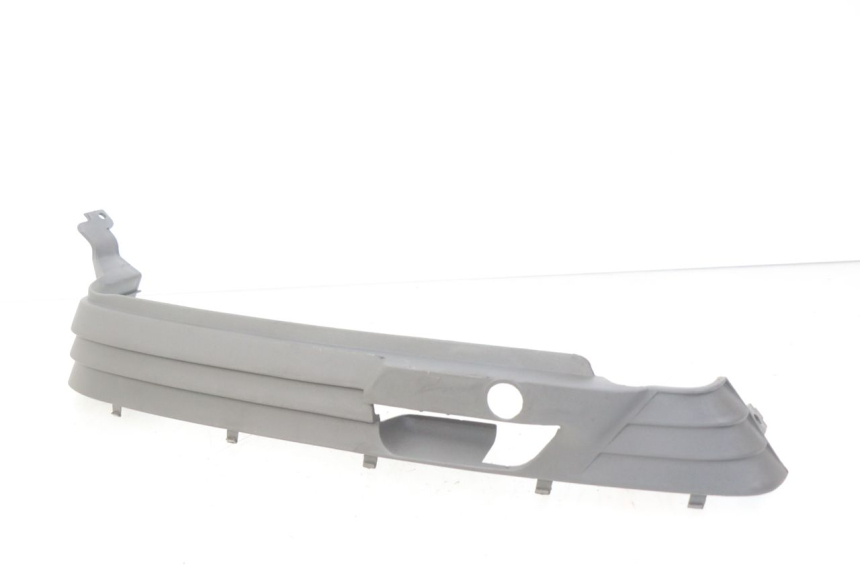 photo de LEFT UNDERSEAT COVER SUZUKI CP 80 (1985 - 1996)