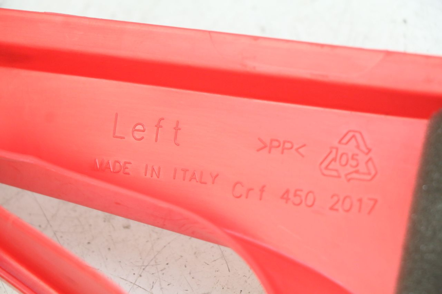photo de LEFT UNDERSEAT COVER HONDA CRF CR-F RX 450 (2017 - 2021)