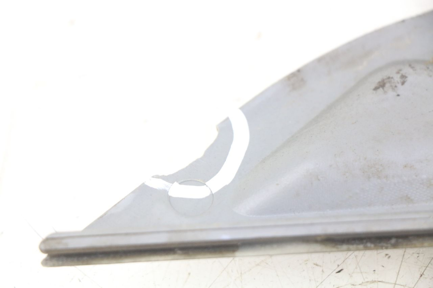 photo de LEFT UNDERSEAT COVER DAELIM S3 125 (2010 - 2017)