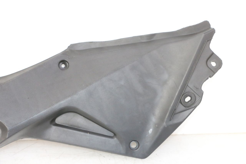 photo de LEFT UNDERSEAT PANEL STAHO FH 50 (2018 - 2019)