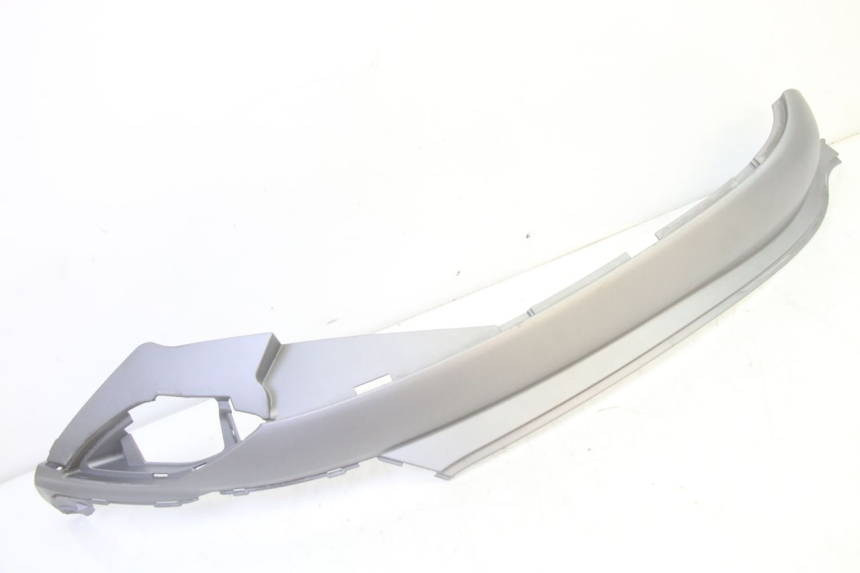 photo de LEFT UNDERSEAT COVER SYM FIDDLE 3 III 125 (2014 - 2020) - Alternative perspective