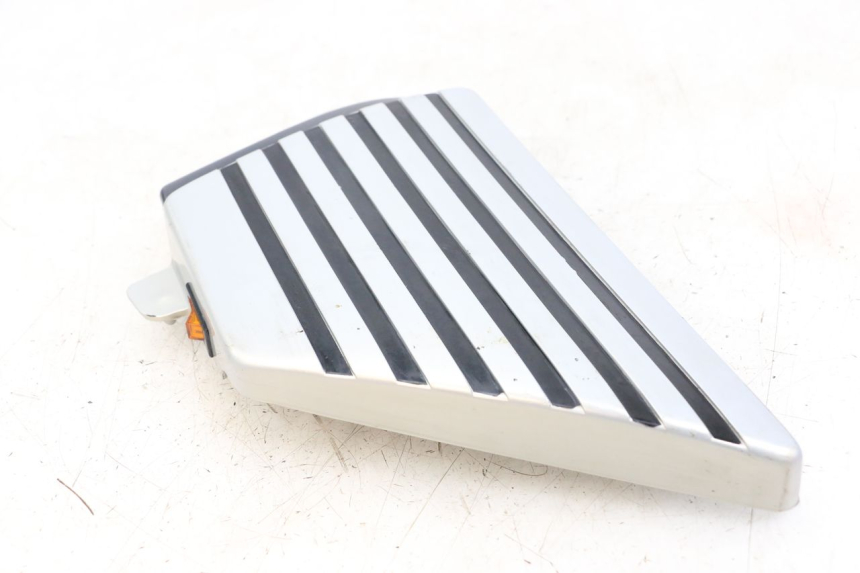 photo de LEFT UNDERSEAT PANEL SUZUKI GSX E 250 (1982 - 1983)