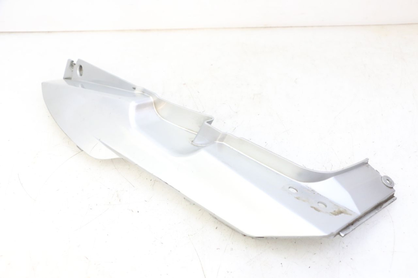 photo de LEFT UNDERSEAT PANEL DAELIM HISTORY 125 (2001 - 2002)