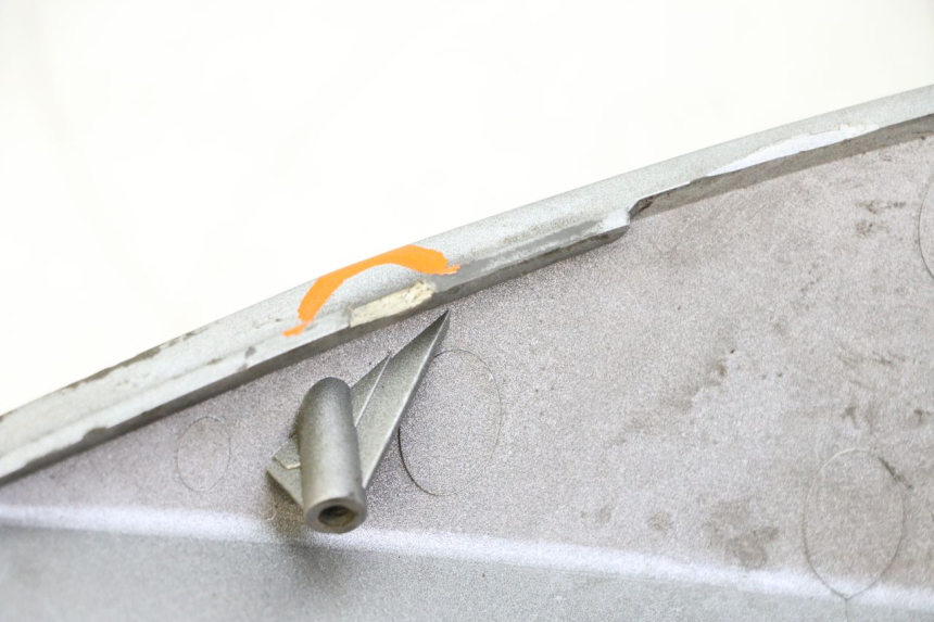 photo de LEFT UNDERSEAT PANEL DAELIM HISTORY 125 (2001 - 2002)