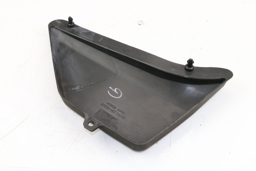 photo de LEFT UNDERSEAT PANEL HONDA CLR CITYFLY 125 (1998 - 2003)