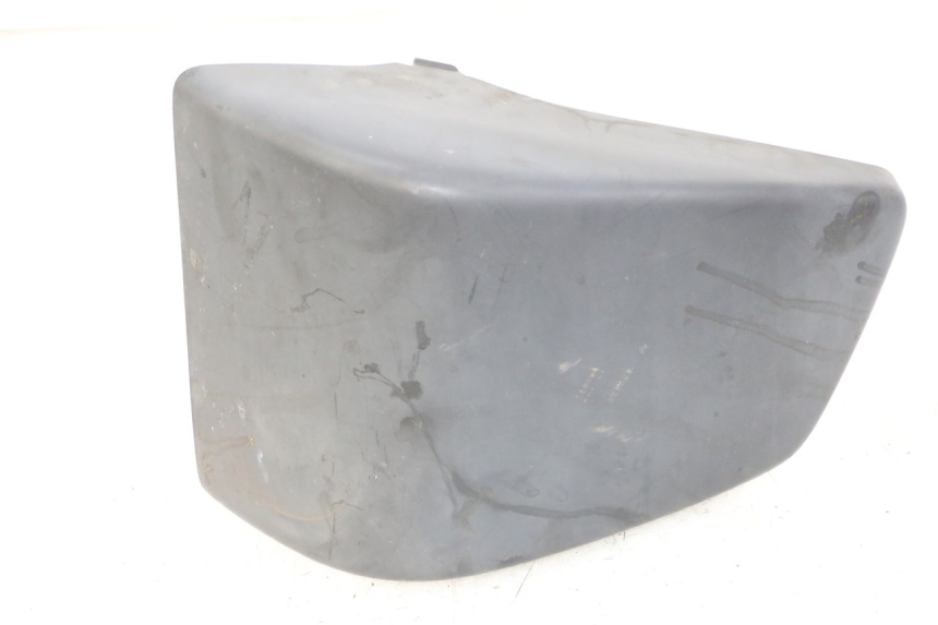 photo de LEFT UNDERSEAT PANEL HONDA VT C2 SHADOW 750 (1997 - 2001)