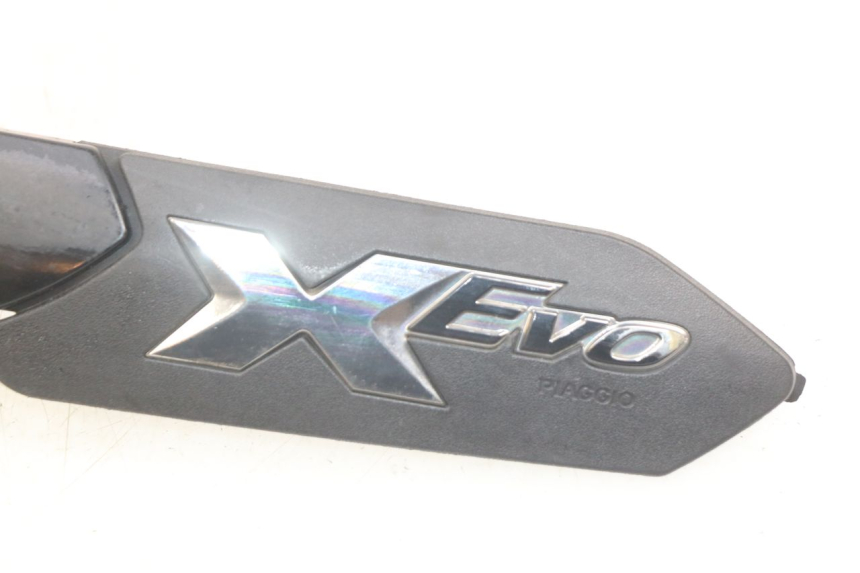 photo de LEFT UNDERSEAT COVER PIAGGIO XEVO - X EVO 125 (2007 - 2016)