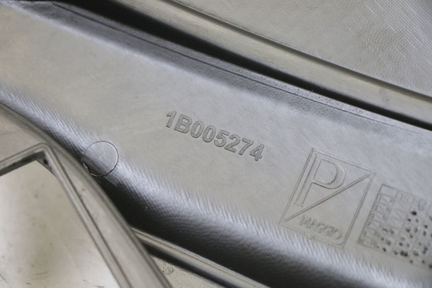 photo de LEFT UNDERSEAT PANEL APRILIA SR 2T 50 (2018 - 2022)