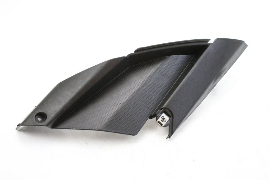 photo de LEFT UNDERSEAT COVER APRILIA SR R 2T LC 50 (2018 - 2021)
