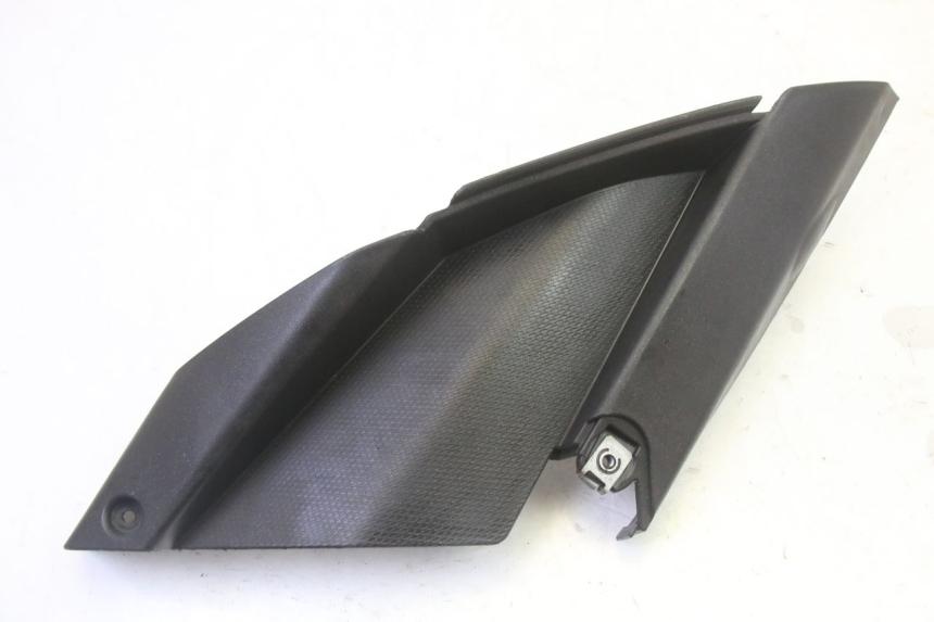 photo de LEFT UNDERSEAT COVER APRILIA SR R 2T LC 50 (2018 - 2021)