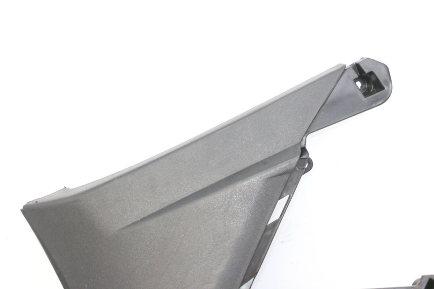 photo de LEFT UNDERSEAT COVER APRILIA SXR 50 (2021 - 2023)