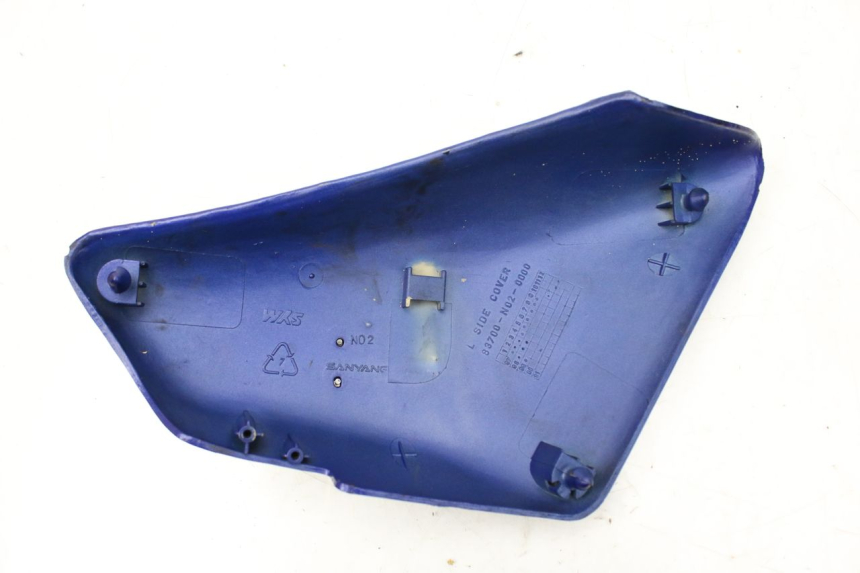 photo de LEFT UNDERSEAT COVER SYM HUSKY 125 (1999 - 2005)
