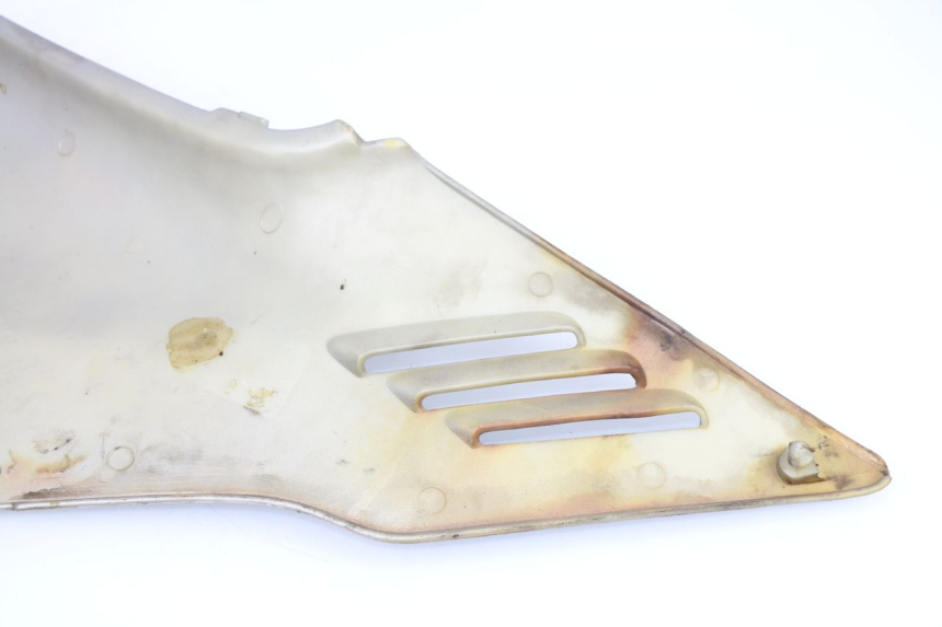 photo de LEFT UNDERSEAT PANEL HONDA VF 1000 (1984 - 1988)