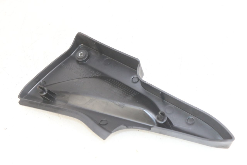 photo de LEFT UNDERSEAT COVER DAELIM VJ ROADWIN FI 125 (2008 - 2017)
