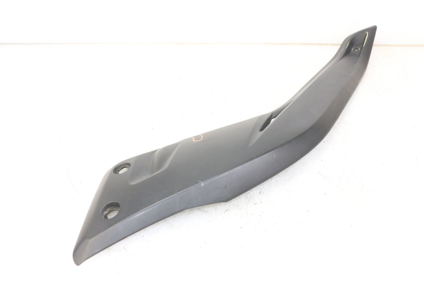 photo de LEFT UNDERSEAT PANEL YAMAHA X-MAX XMAX ABS 250 (2010 - 2014)