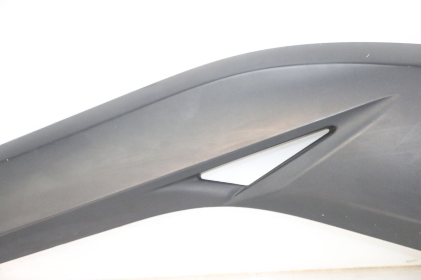 photo de LEFT UNDERSEAT PANEL YAMAHA X-MAX XMAX ABS 250 (2010 - 2014)