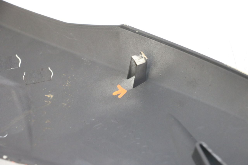 photo de LEFT UNDERSEAT PANEL YAMAHA X-MAX XMAX ABS 250 (2010 - 2014)