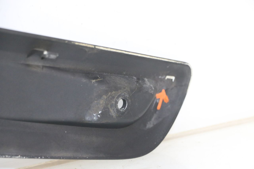 photo de LEFT UNDERSEAT PANEL YAMAHA X-MAX XMAX ABS 250 (2010 - 2014)