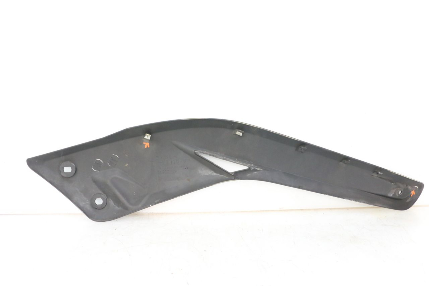photo de LEFT UNDERSEAT PANEL YAMAHA X-MAX XMAX ABS 250 (2010 - 2014)