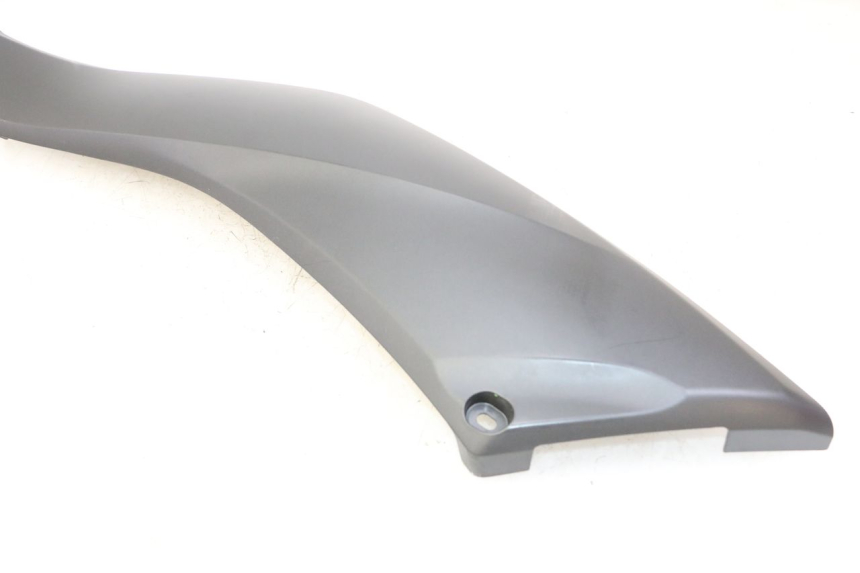 photo de LEFT UNDERSEAT PANEL YAMAHA XMAX X-MAX 125 (2021 - 2025)