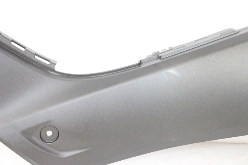 photo de LEFT UNDERSEAT PANEL YAMAHA XMAX X-MAX 125 (2021 - 2025)