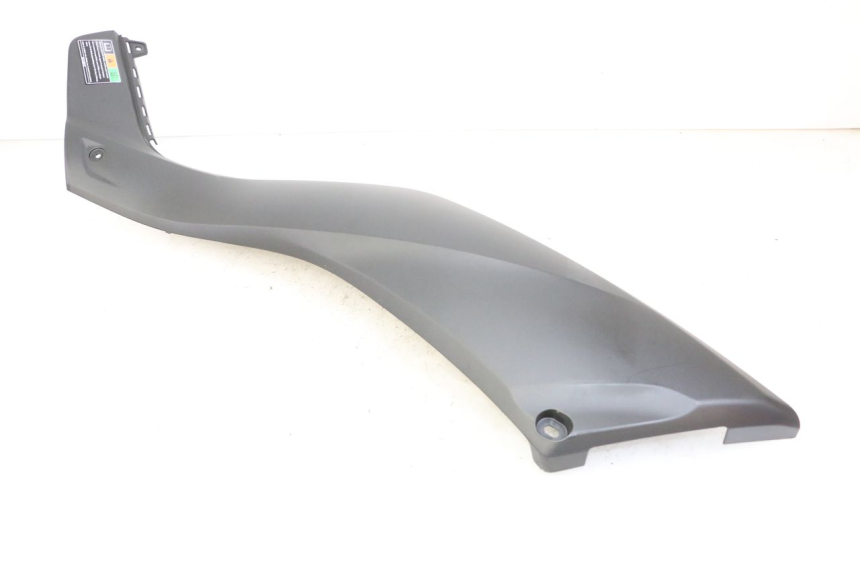 photo de LEFT UNDERSEAT PANEL YAMAHA XMAX X-MAX 125 (2021 - 2025)