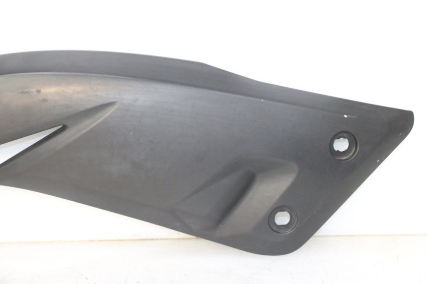 photo de LEFT UNDERSEAT COVER YAMAHA X-MAX XMAX 125 (2010 - 2014)