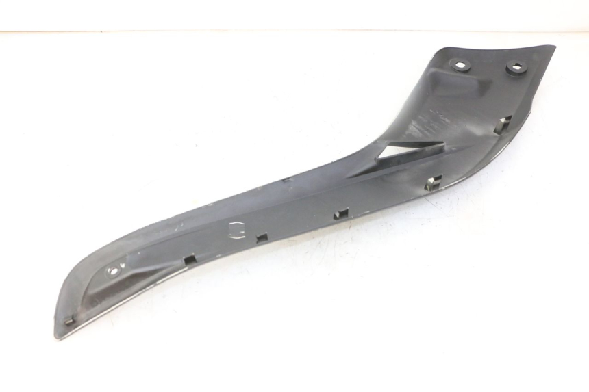 photo de LEFT UNDERSEAT COVER YAMAHA X-MAX XMAX 125 (2010 - 2014)