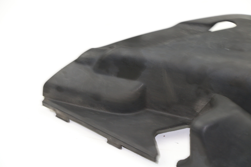 photo de LEFT UNDERSEAT PANEL YAMAHA XMAX X-MAX 125 (2006 - 2009)