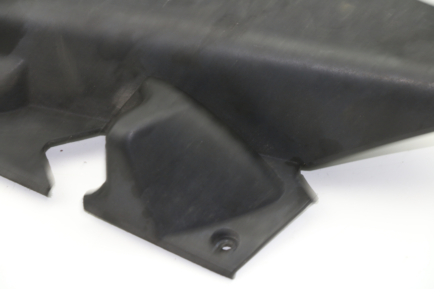 photo de LEFT UNDERSEAT PANEL YAMAHA XMAX X-MAX 125 (2006 - 2009)