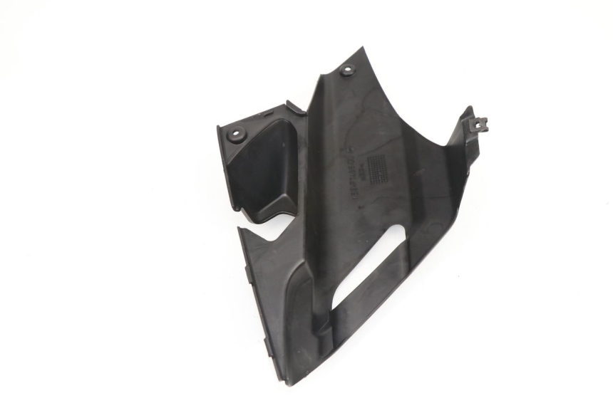 photo de LEFT UNDERSEAT PANEL YAMAHA XMAX X-MAX 125 (2006 - 2009)