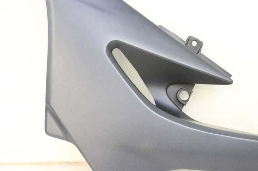 photo de LEFT UNDERSEAT PANEL KAWASAKI ZR 7 750 (1999 - 2001) - Additional view of the item