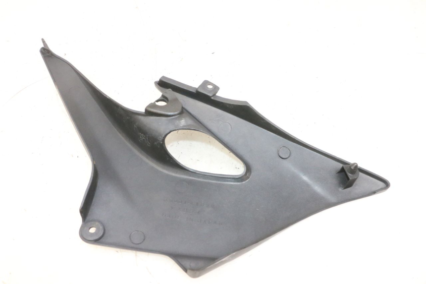 photo de LEFT UNDERSEAT PANEL KAWASAKI ZR 7 750 (1999 - 2001) - Alternative perspective