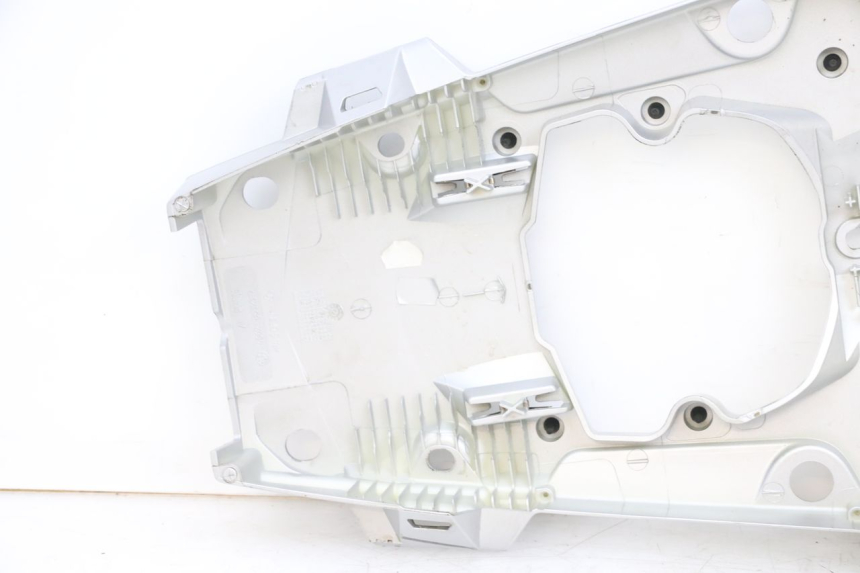 photo de UNDERSEAT PANEL BMW R GS 1250 (2021 - 2024) - Detailed visual inspection