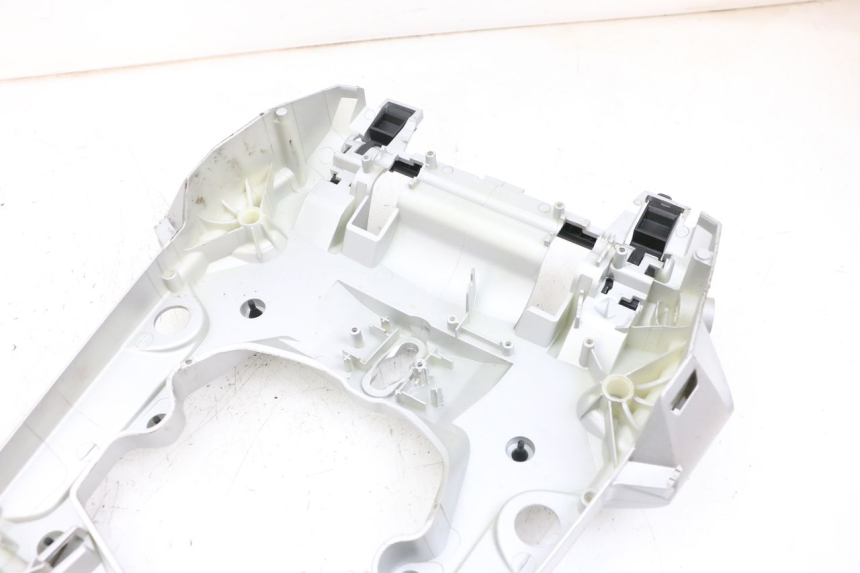 photo de UNDERSEAT PANEL BMW R GS 1250 (2021 - 2024) - Technical close-up