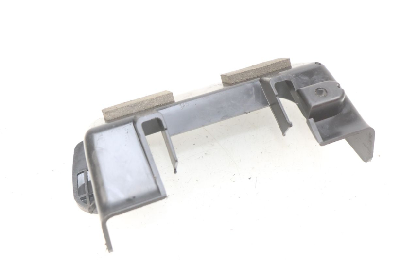 photo de UNDERSEAT COVER SUZUKI SV N 650 (1999 - 2002)