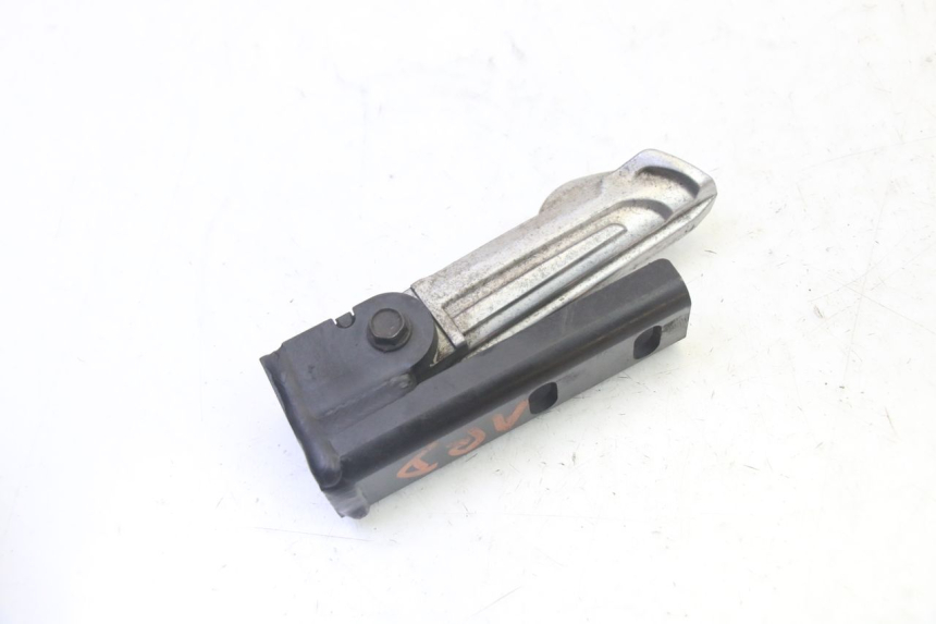 photo de REAR RIGHT FOOTREST QUADRO 4 4D 350 (2015 - 2018)