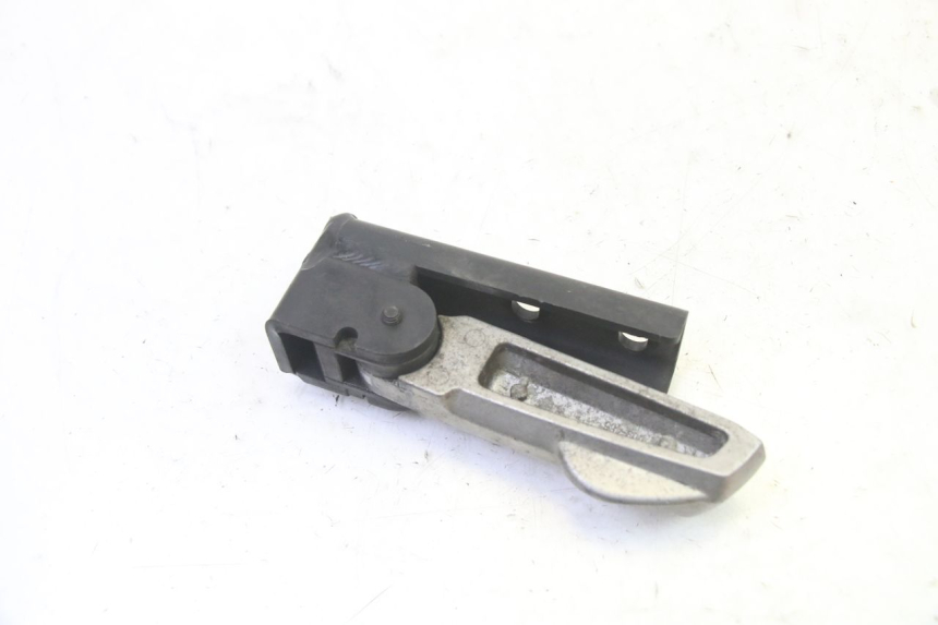 photo de REAR RIGHT FOOTREST QUADRO 4 4D 350 (2015 - 2018)