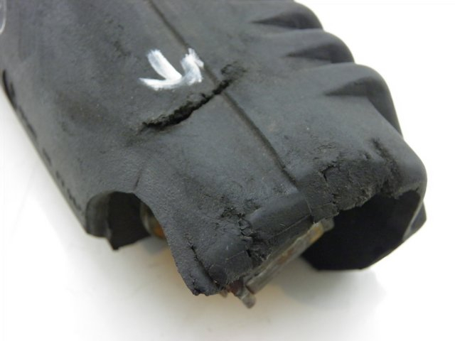 photo de REAR RIGHT FOOTREST APRILIA LEONARDO ST 250 (2002 - 2005) - Component detail
