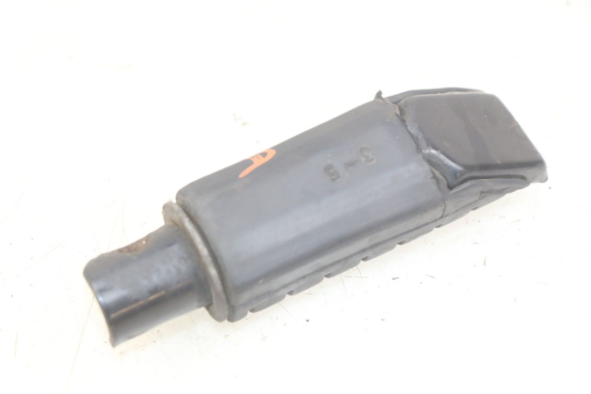 photo de RIGHT REAR FOOTREST HONDA CBR F SC25 1000 (1989 - 1992)