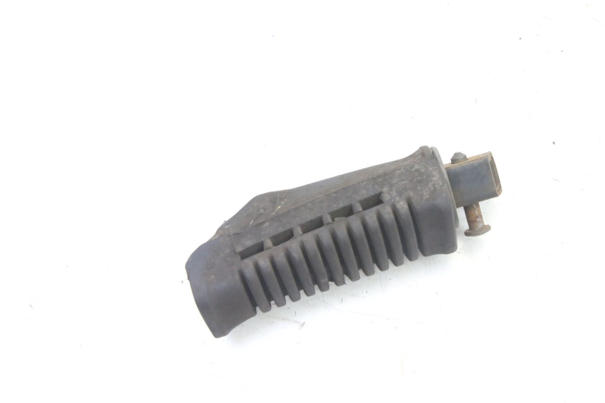 photo de REAR RIGHT FOOTREST SUZUKI GS GSE 500 (2001 - 2003)