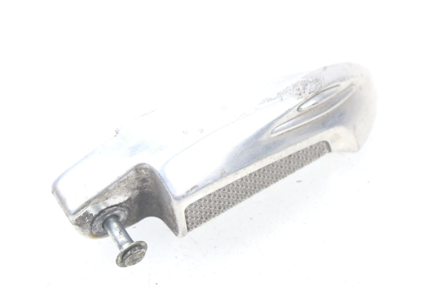 photo de REAR RIGHT FOOTREST HONDA NHX LEAD 110 (2008 - 2010)