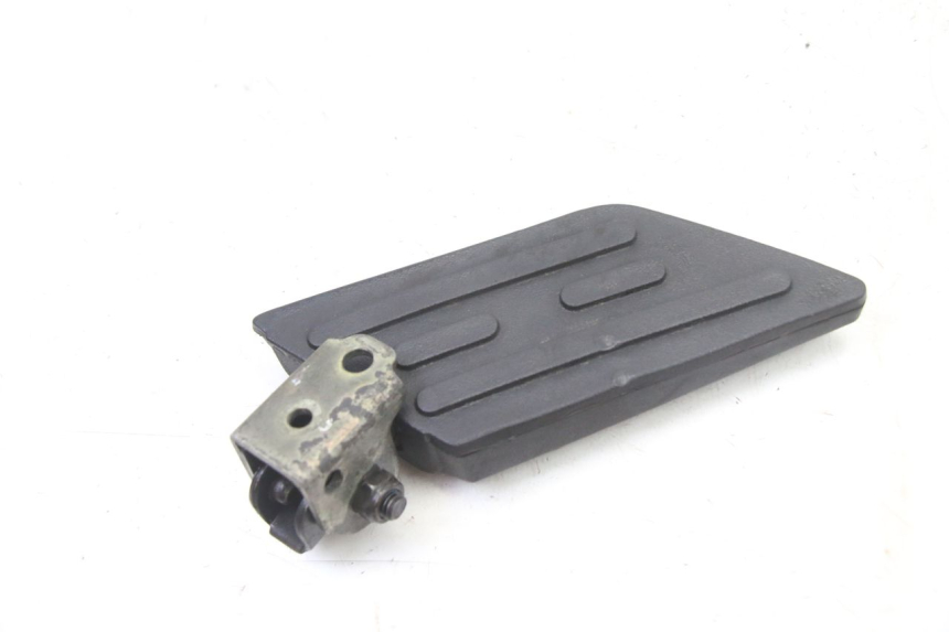 photo de REAR RIGHT FOOTREST PEUGEOT KISBEE 2T 50 (2018 - 2022)