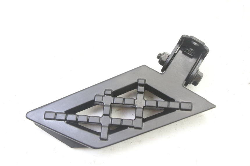 photo de REAR RIGHT FOOTREST PEUGEOT KISBEE 4T 50 (2018 - 2022)