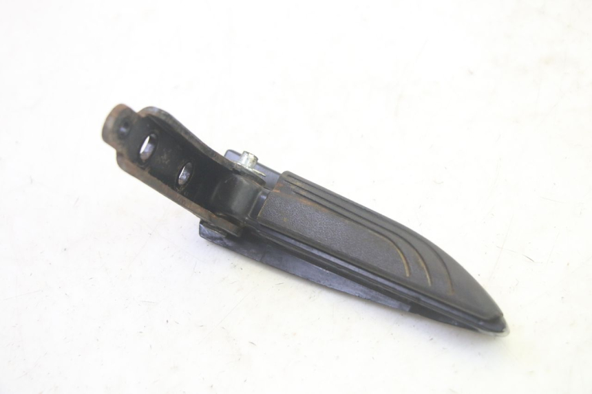 photo de REAR RIGHT FOOTREST PIAGGIO MP3 500 (2016 - 2018) - Technical close-up
