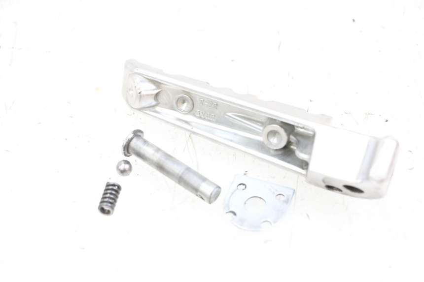 photo de REAR RIGHT FOOTREST YAMAHA MT-07 MT07 ABS 700 (2018 - 2020) - Alternative perspective