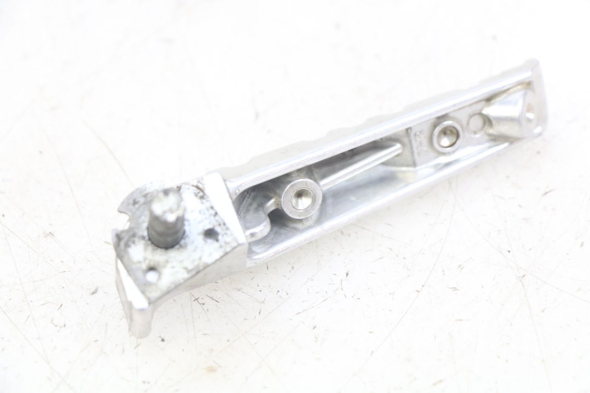 photo de RIGHT REAR FOOTREST YAMAHA MT ABS 125 (2014 - 2018)