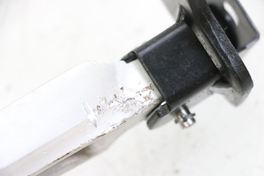 photo de REAR RIGHT FOOTREST YAMAHA NEO'S CORE 1 (2022 - 2026) - Alternative perspective