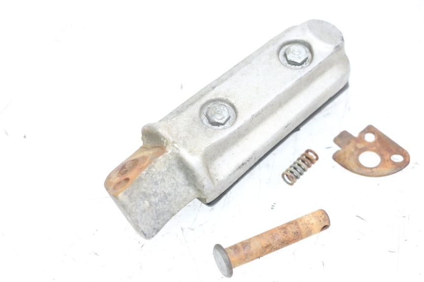 photo de REAR RIGHT FOOTREST HONDA NSR R 125 (1994 - 2003) - Alternative perspective