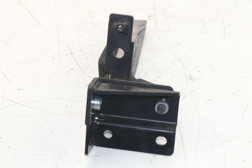 photo de REAR RIGHT FOOTREST PEUGEOT SATELIS 125 (2013 - 2018)